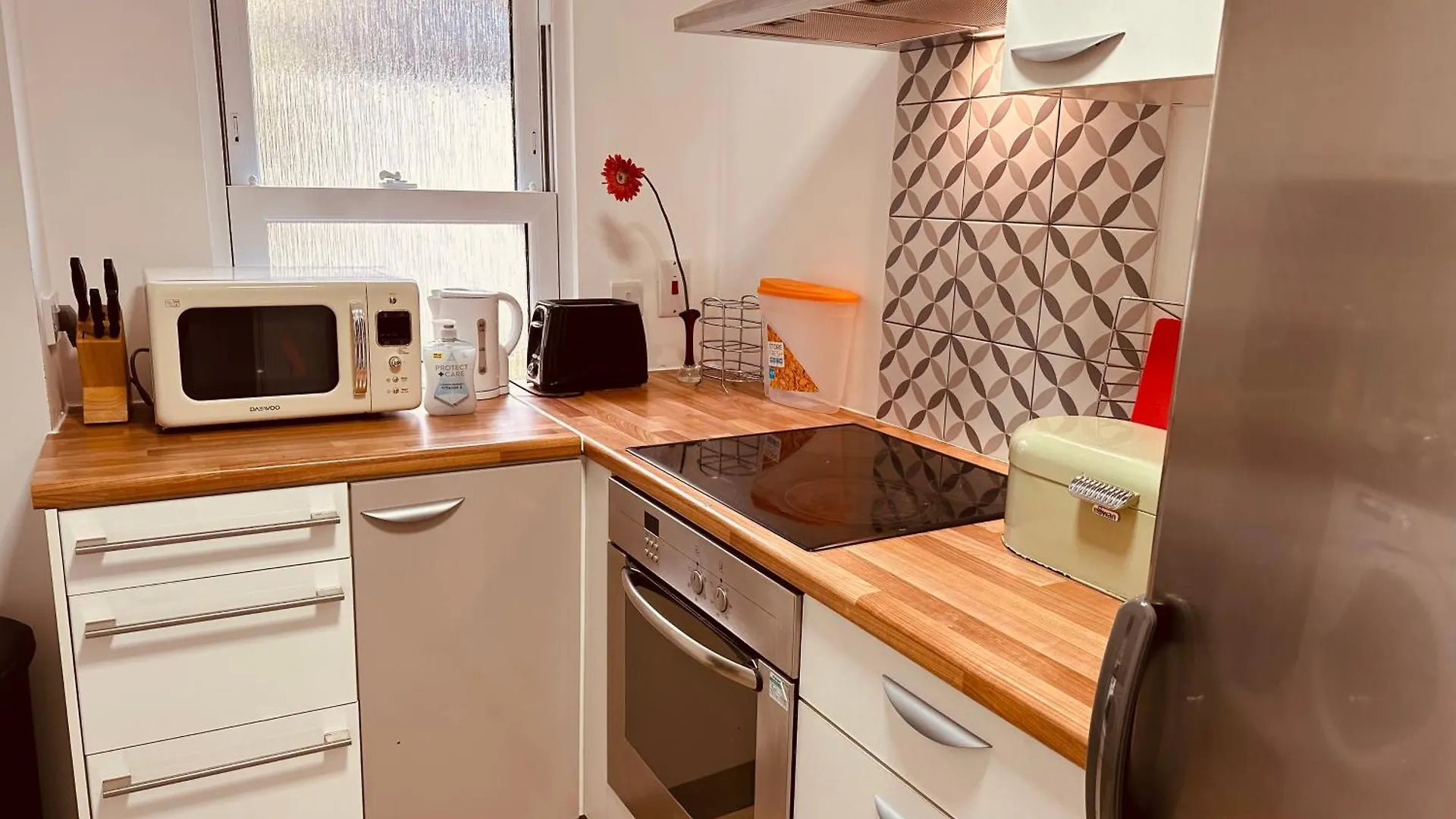 Stunning One Bedroom Studio Flat London Apartment