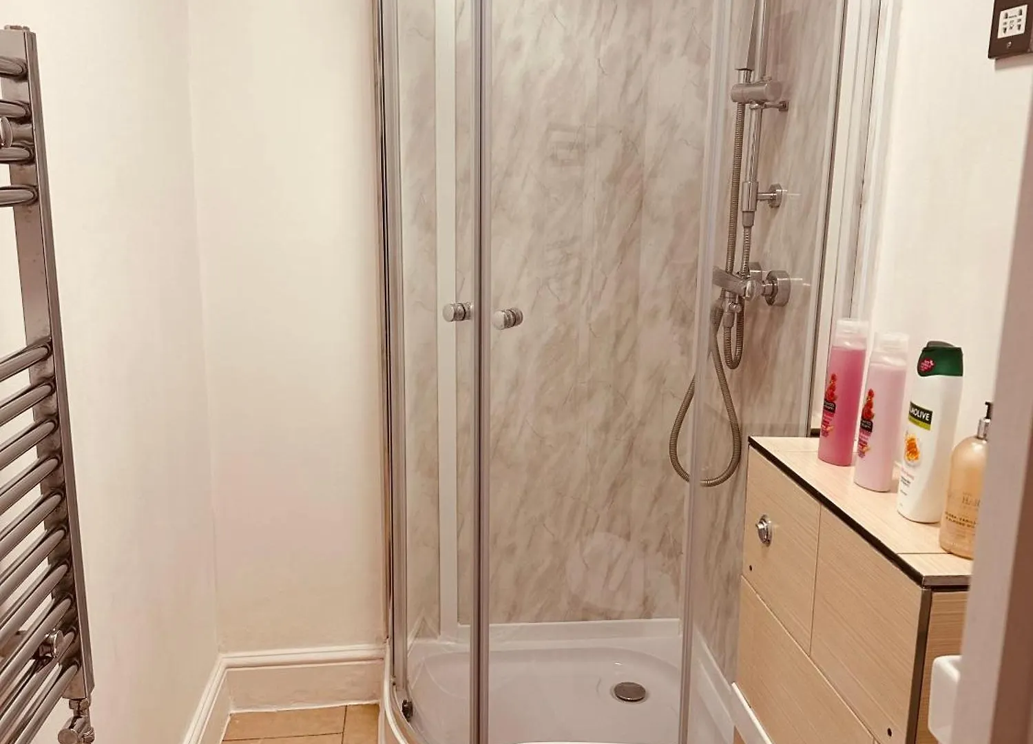 Stunning One Bedroom Studio Flat London 0*,